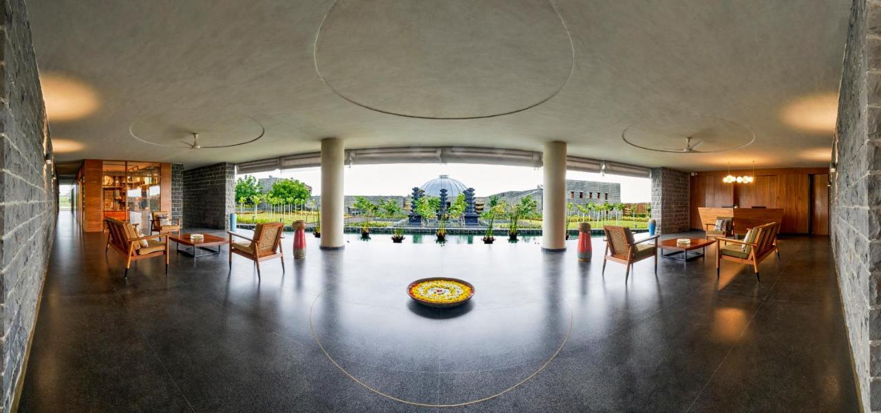 Viveda Wellness Resort ナーシク エクステリア 写真