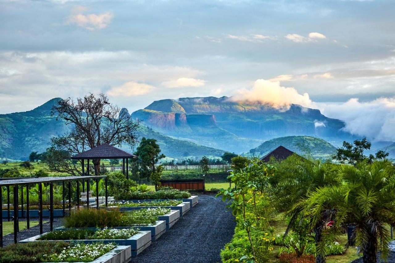 Viveda Wellness Resort ナーシク エクステリア 写真