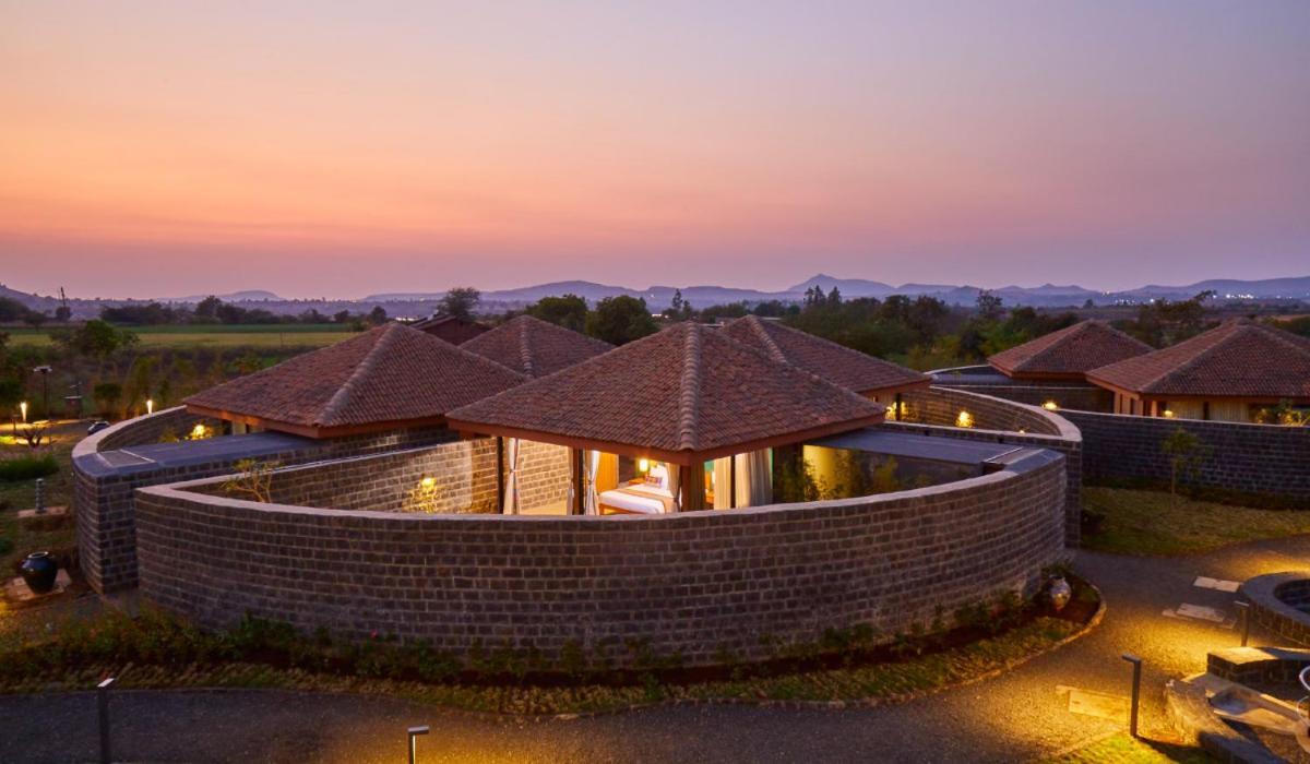 Viveda Wellness Resort ナーシク エクステリア 写真