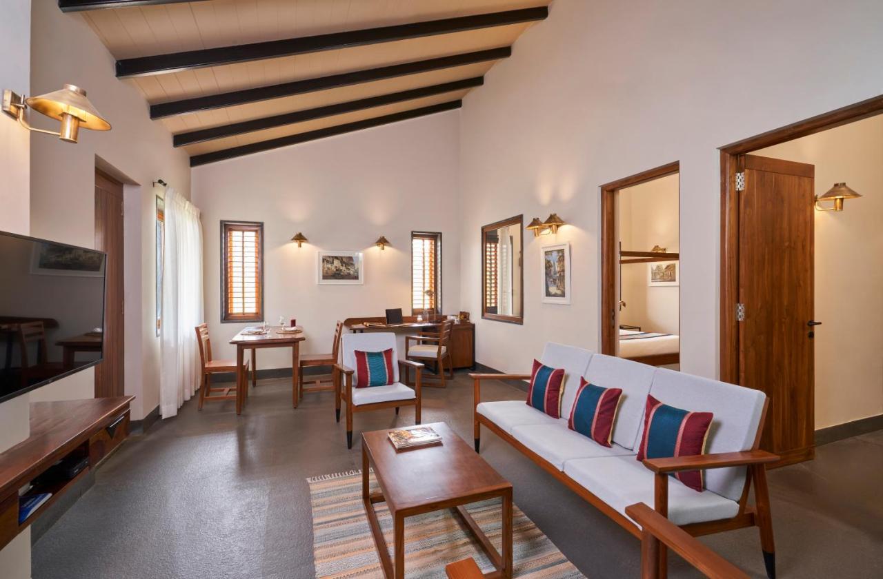 Viveda Wellness Resort ナーシク エクステリア 写真