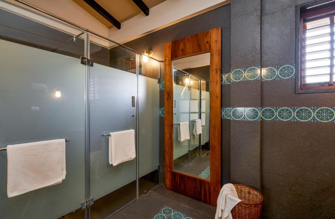 Viveda Wellness Resort ナーシク エクステリア 写真