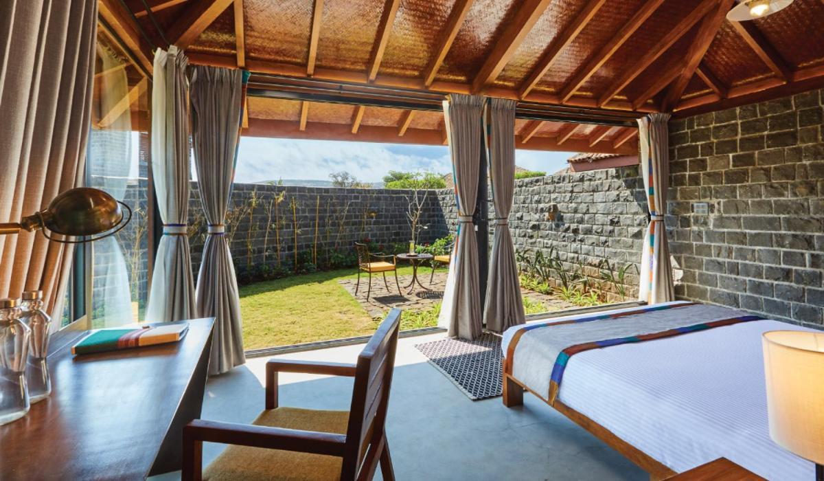 Viveda Wellness Resort ナーシク エクステリア 写真
