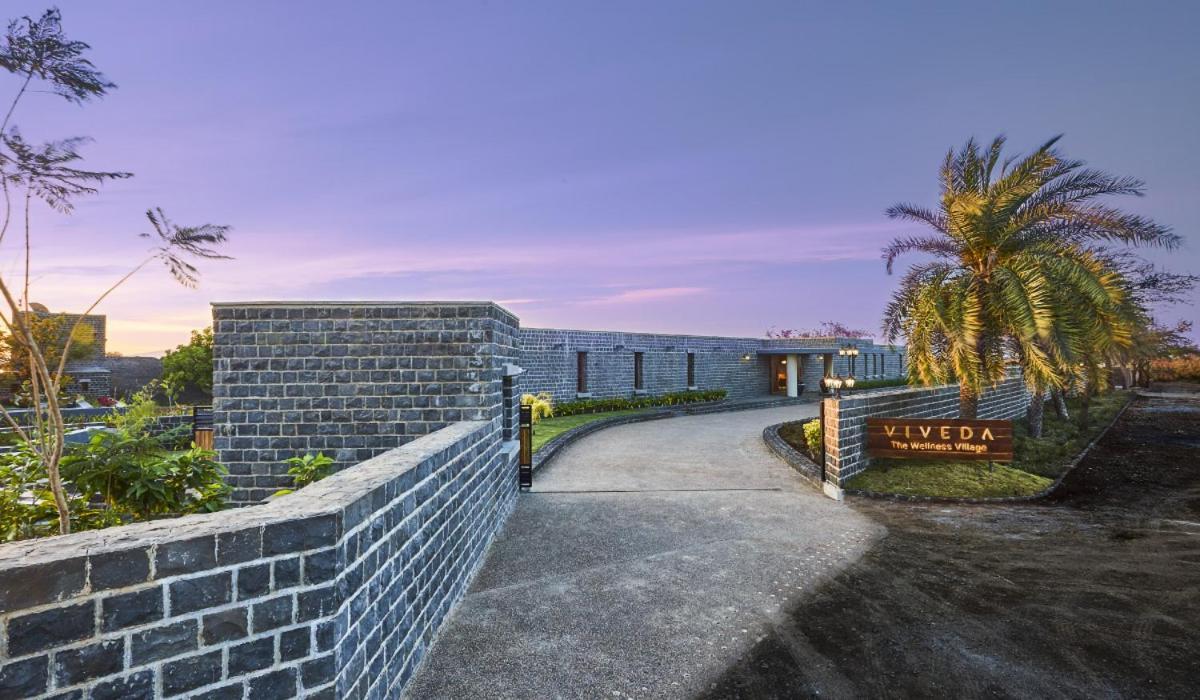 Viveda Wellness Resort ナーシク エクステリア 写真